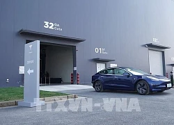 Tesla tiếp tục cắt giảm thiết bị trên một số mẫu xe do thiếu chip