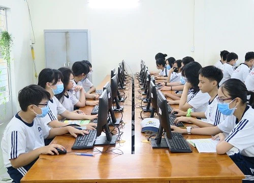 Dạy học trực tiếp tại trường: Không gây áp lực, quá tải đối với học sinh