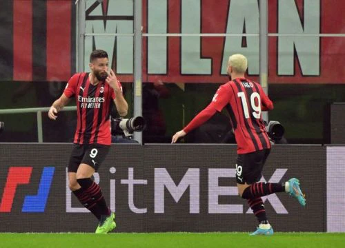 Giroud lập cú đúp trong chiến thắng 4-0 của Milan