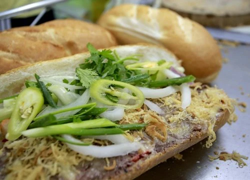 Bánh mì Việt Nam trên đường lưu lạc