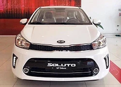 Chủ xe Kia Cerato, Soluto tốn tiền triệu 'phá zin', sơn lại xe để nâng cấp logo mới cho hợp thời