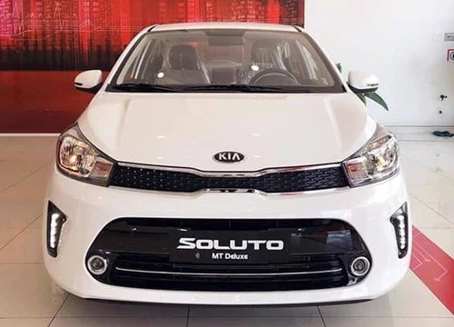 Chủ xe Kia Cerato, Soluto tốn tiền triệu 'phá zin', sơn lại xe để nâng cấp logo mới cho hợp thời