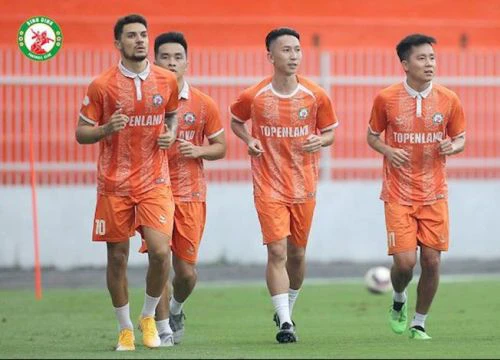 V-League 2022 chốt đơn, 'bom tấn' nổ... nhẹ