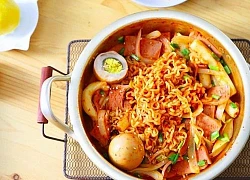 Ăn lẩu mì Hàn Quốc Rabokki nóng hổi xua tan cái lạnh