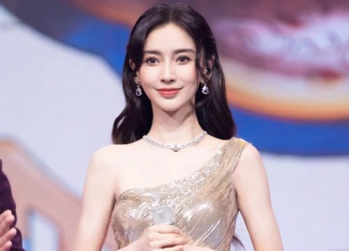 Angelababy bị lộ hát nhép