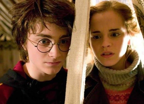 Bị hỏi liệu có từng yêu Emma Watson, "Harry Potter" mượn 1 từ đáp trả cực sốc, ai ngờ lộ quá khứ "rung động" chớp nhoáng?