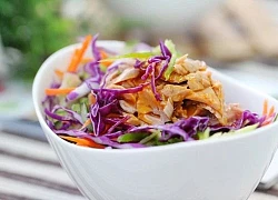 Cách làm salad cá ngừ trộn nhanh cho bữa trưa đủ chất