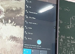 Cô giáo chia sẻ màn hình máy tính, học trò nhìn vào tên wifi liền "xỉu 8 ngày": Thấy cũng tội mà thôi...