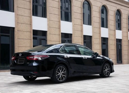 Camry 2.0Q - 'ông vua cỡ trung' nhờ công nghệ đẳng cấp gì khiến khách hàng mê mẩn?