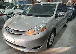 Vận hành 14 năm, Toyota Sienna vẫn giữ giá bán cũ đắt hơn Suzuki Ertiga mua mới