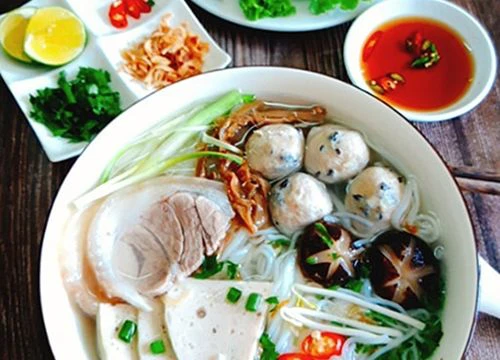 Bún mọc gà cao cấp do người Hà Nội gốc nấu ăn một lần không thể quên, hương vị thơm ngon đặc biệt