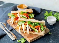 Làm bánh mì kẹp thịt cho bữa sáng cuối tuần