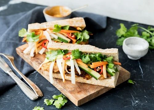 4 bước làm bánh mì ba rọi heo