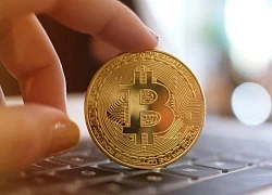 Giá Bitcoin hôm nay 24/2: Bitcoin lại rơi vào 'bão lửa'