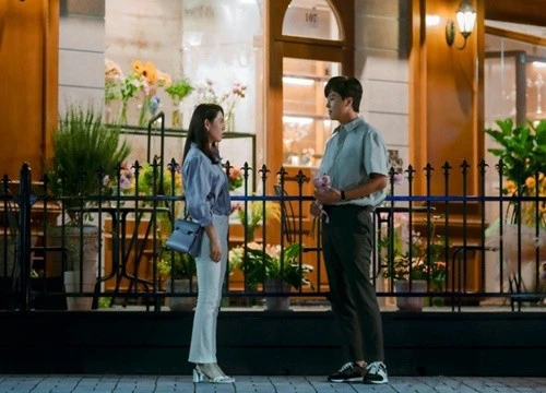 Hậu trường 'Thirty Nine': Son Ye Jin ngại ngùng hệt như tân binh lần đầu quay cảnh giường chiếu