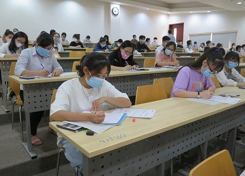 Lò luyện thi đại học mọc như nấm sau mưa