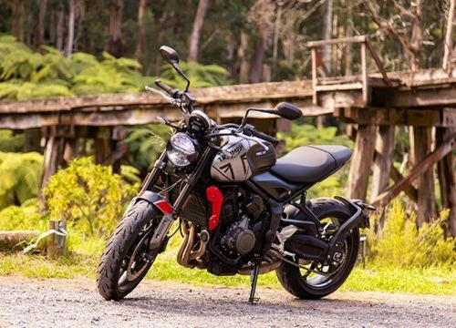 Ra mắt Việt Nam chưa lâu, Triumph Trident 660 'lãnh án' triệu hồi... vì chân chống yếu