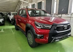 Toyota Hilux cháy hàng, khách Việt phải chờ đến tháng 6/2022