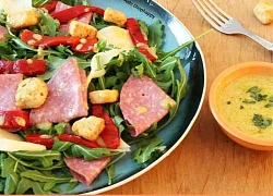 Trưa nay ăn gì: Salami sandwich salad đơn giản nhưng hương vị "đổi gió" cho bữa trưa