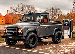 Bán tải điện Land Rover Defender có giá hơn 300.000 USD