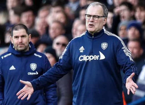 Leeds cân nhắc sa thải Bielsa