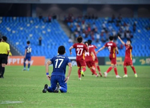 Vừa mất chức vô địch vào tay Việt Nam, HLV Thái Lan tuyên bố muốn dự World Cup