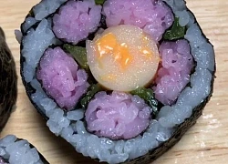 Cách làm sushi xúc xích hình hoa đào cực đẹp đãi mẹ ngày 8/3