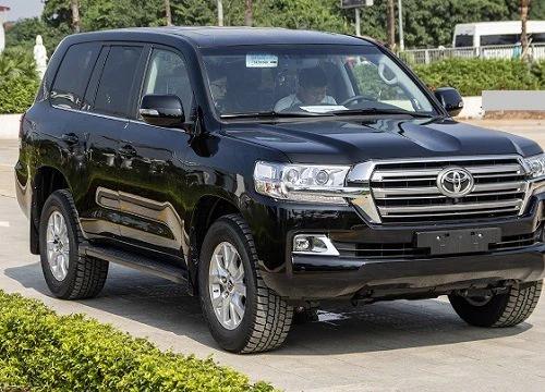 Đem Toyota Land Cruiser xuống ruộng off-road, khổ chủ 'khóc thét', tiến lùi chục hiệp mới thoát kiếp 'trâu cày'