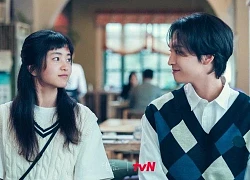 Hậu trường 'Twenty-five Twenty-one': Làm 'người yêu 3 ngày' của chồng Park Shin Hye, Kim Tae Ri 'cười như được mùa'