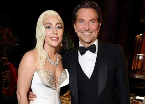 Lady Gaga tái ngộ người tình tin đồn Bradley Cooper