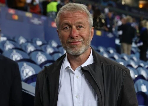 Tỷ phú Thụy Sĩ: 'Abramovich muốn bán Chelsea nhanh chóng'