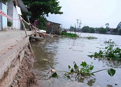 Sạt lở sông Ô Môn ở Cần Thơ, 4 căn nhà bị nhấn chìm