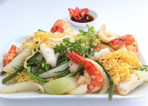 Tuyệt chiêu cho món mì tôm xào hải sản đơn giả mà giàu dinh dưỡng