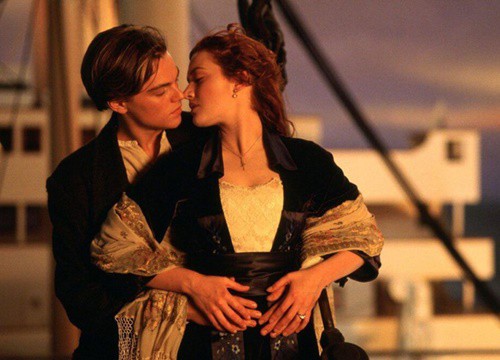 4 cặp đôi bị Hollywood "tô hồng" quá đà: Titanic cổ xúy chuyện ngoại tình, tệ nhất là mối tình "hừng hực" trong 50 Sắc Thái