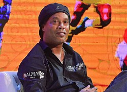 Một bác sĩ qua đời khi làm nhiệm vụ ở vòng loại World Cup; Ronaldinho sang Indonesia chơi bóng