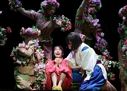 Mê mẩn huyền thoại Spirited Away bản người đóng: Chihiro xinh đáo để nhưng "chiếm sóng" lại là nhan sắc tiên tử của Haku!