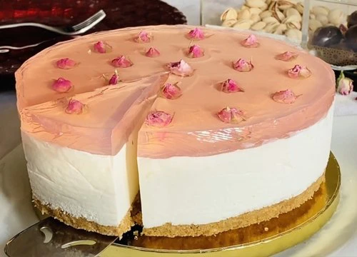 Cách làm bánh mousse chocolate trắng thạch hoa hồng xinh xắn cho ngày 8/3