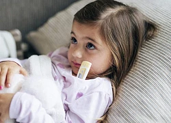 Dùng thuốc và chăm sóc trẻ F0 tại nhà - những điều phụ huynh cần biết
