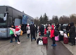 Gần 300 người Việt Nam sơ tán từ Ukraine lên đường về nước