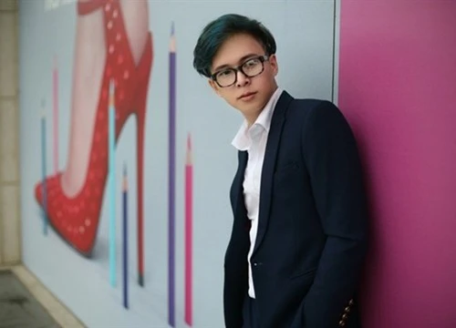 Vũ Ngọc Phượng là ai? Hóa ra là đạo diễn của loạt MV đình đám: Chắc Ai Đó Sẽ Về, Bốn Chữ Lắm...
