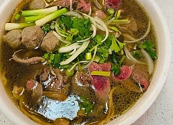 Xôn xao tô phở giá gần 350k trong một nhà hàng ở Mỹ: Size XL chưa bao gồm thuế phí, người Việt nhận xét thế nào?