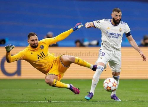 Benzema có phép biến các thủ môn thành gã hề