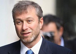 Fan Chelsea suy sụp, đối thủ hả hê vì án phạt của Abramovich