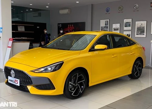 MG5 chốt giá 579 triệu đồng, liệu có cơ hội trước K3 và Elantra?