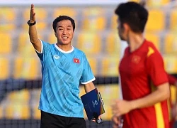 Ông Lee Young-jin làm quyền HLV trưởng U23 Việt Nam