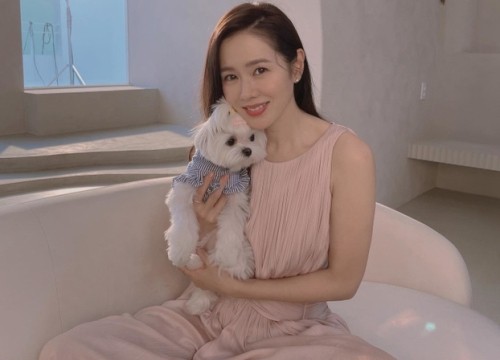 Son Ye Jin 40 tuổi vẫn trẻ như đôi mươi, bí quyết chính là 6 mẹo làm đẹp cực đơn giản