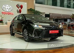 Trải nghiệm thực tế Toyota Corolla Altis 2022 vừa về đại lý, giá tốt đấu Honda Civic, Mazda 3