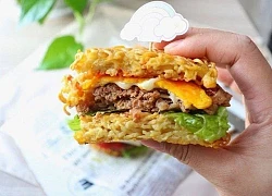 Tự tay làm món hamburger từ mì ăn liền đảm bảo các bé thích mê