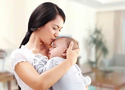 Chị gái vô tình làm em trai gặp nguy hiểm, phản xạ nhanh như chớp của người mẹ xứng đáng 100 điểm