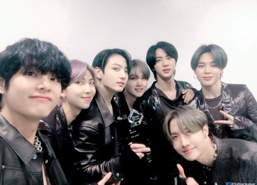 Đồng vợ đồng chồng đi săn vé concert của BTS và cái kết